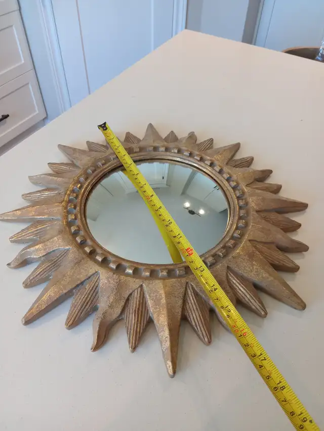 Vintage Style Sunburst Convex Gold Gilt Mirror in Home Décor & Accents in Calgary - Image 9
