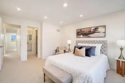 New renovated house. 1 Single rooms ( basement with a private Bathroom) (shared kitchen and living r...