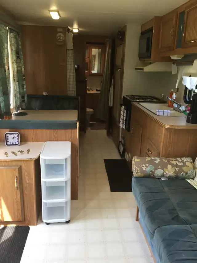 VINTAGE SKYLINE LAYTON CAMPER TRAILER RENTAL in New Brunswick in Canada - Image 4