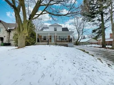 9 Lister Drive, North York – Private room available for rent on a month-to-month basis. Located in a...