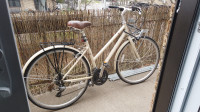 Vélo Femme TREK model ALLANT, 2 supports av et ar. Léger Chromol