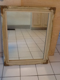 MIRROR IN PAINTED WOOD FRAME