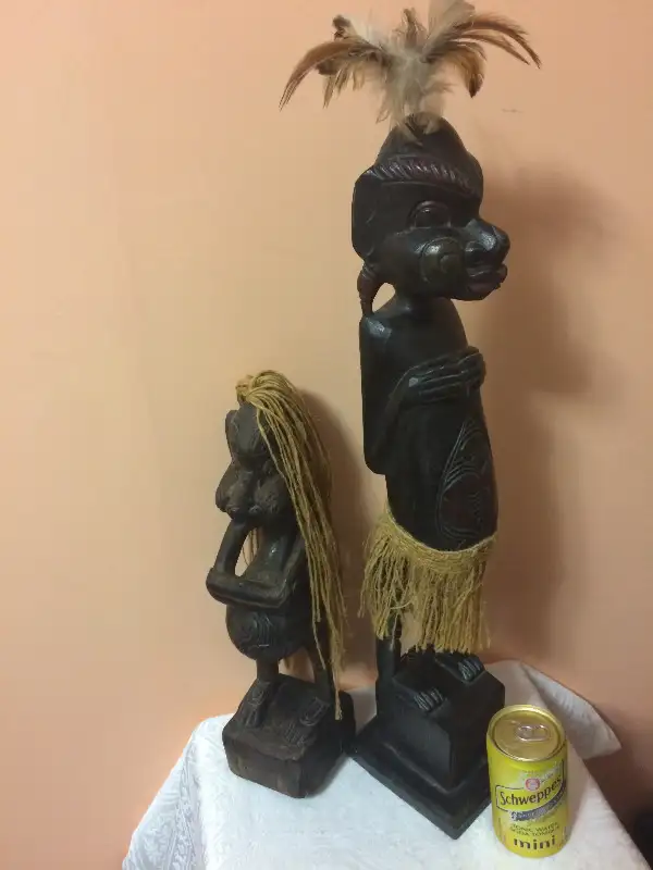 Three Vintage Large African Tribal Hand Carved Wooden Statues in Arts & Collectibles in City of Montréal - Image 5
