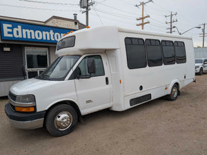 2011 Chevrolet Express 21 PASSENGER VAN