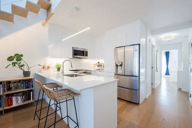 Tres beau condo au coeur d'Hochelaga avec mezzanine et terrasse in Long Term Rentals in City of Montréal - Image 6