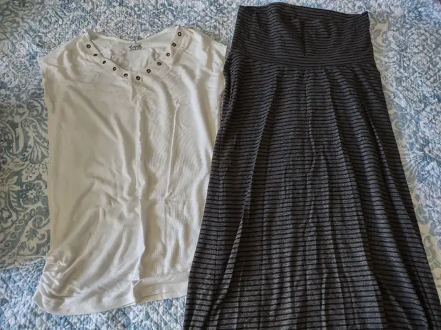 Maternity Clothes Tops and Bottoms 13 items in Women's - Maternity in City of Toronto - Image 6
