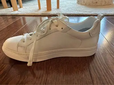 Beautiful high quality white leather sneakers. Montreal brand Rudsak. Paid $160 on sale but original...