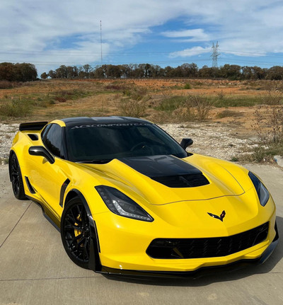 Looking for a c7 manual corvette contact me(647-740-0375)