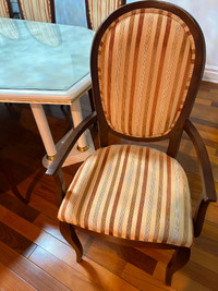 Chaises de salle à manger/Dining Room Chairs