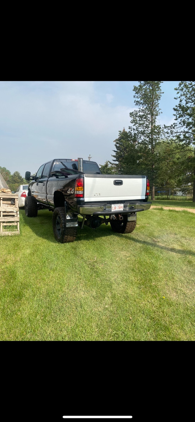 2004.5 gmc duramax 2500hd  in Cars & Trucks in Red Deer - Image 4