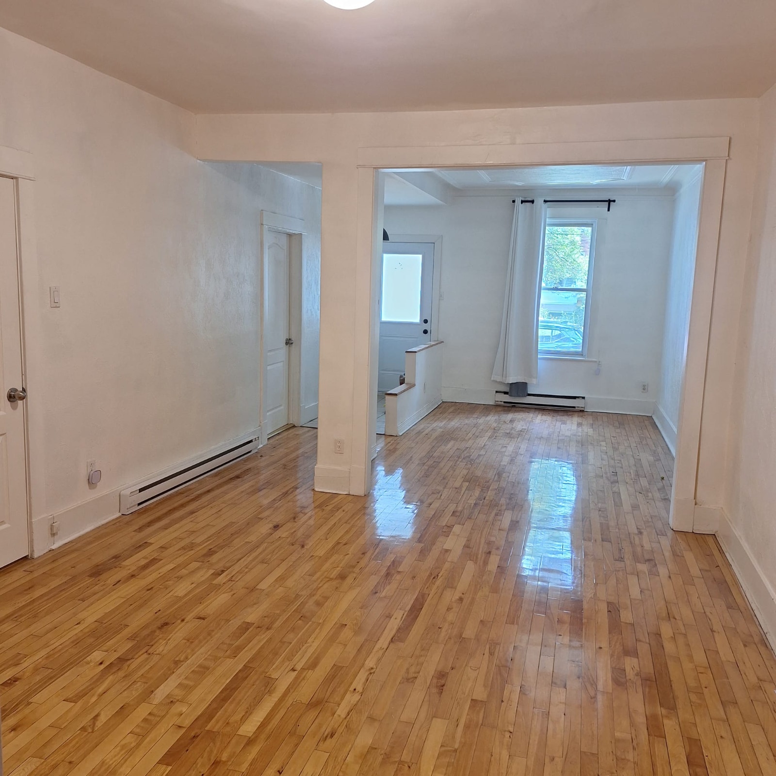 Spacious 2 bed apartment with backyard close to Jolicoeur metro — photo 2