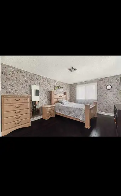 Private Room for rent - next to Go in Mississauga
