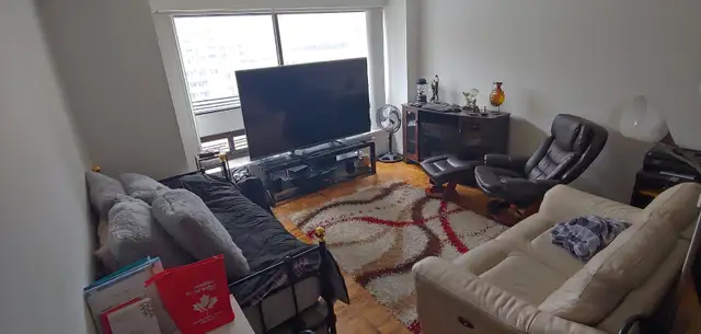 Downtown Toronto, for a male student with meals $60062863326568835123