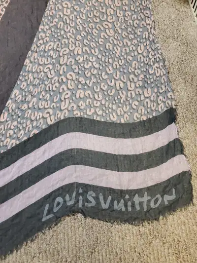 Louis Vuitton Scarf Shawl Wrap Stole Authentic Monogram Pink Black animal print. With tags. 70% cash...