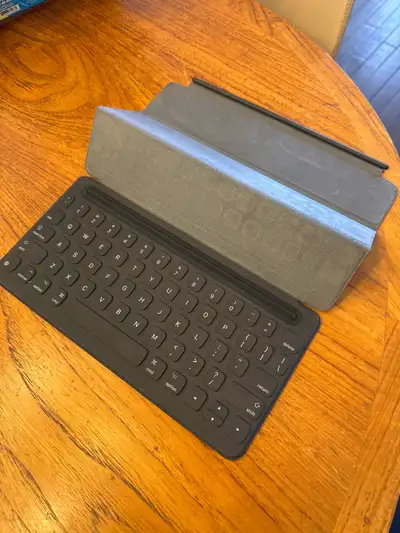 Apple Smart Keyboard A1829, View more