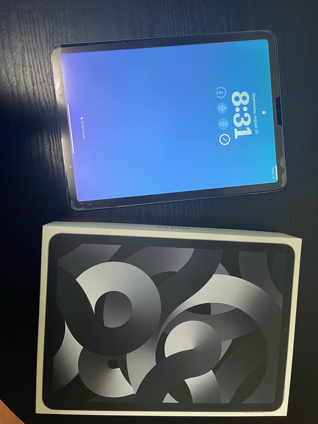 iPad Air 5 (64GB, Wi-Fi) - Excellent Condition in iPads & Tablets in Sarnia - Image 3