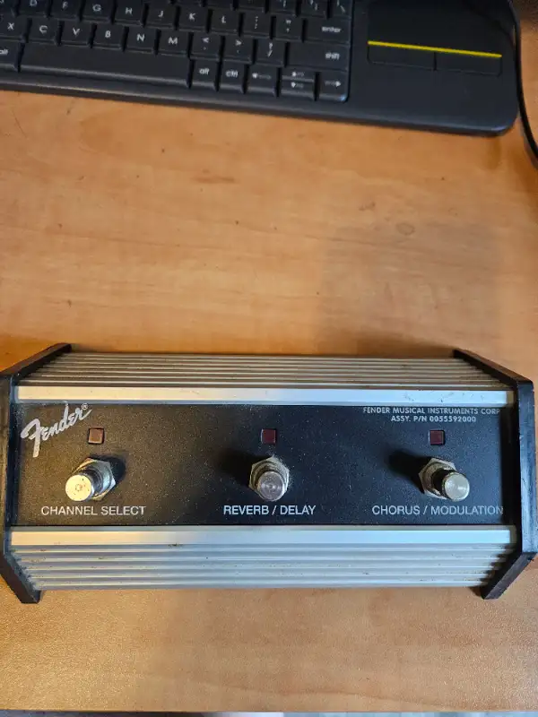 Vintage Fender 3-button footswitch 1990s 0055592000 with cable in Amps & Pedals in Chatham-Kent - Image 2