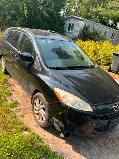 À vendre Mazda5 2013 automatiques 203000 Km moteur A1 problème de transmission 1500$