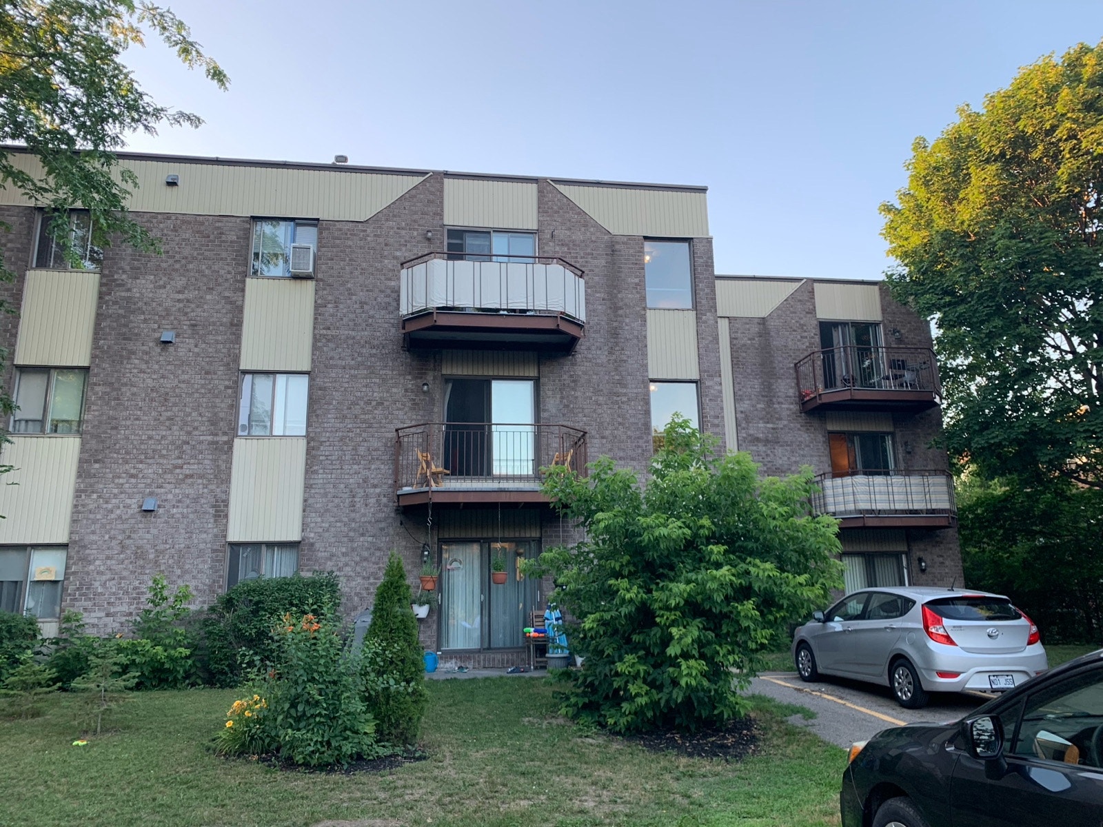 155 Ave Brunet — photo 1