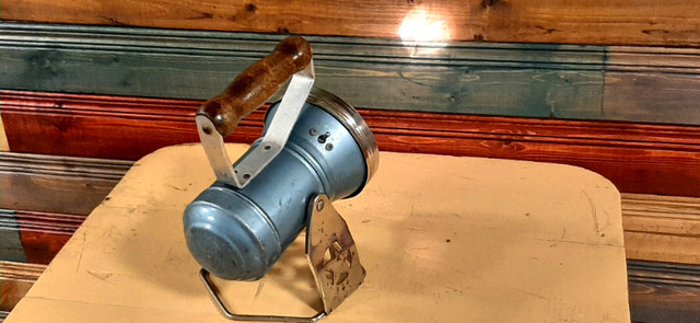 Vintage Lanterne à Batterie 1950’s Star Headlight - Lantern Co. dans Art et objets de collection  à Granby - Image 3