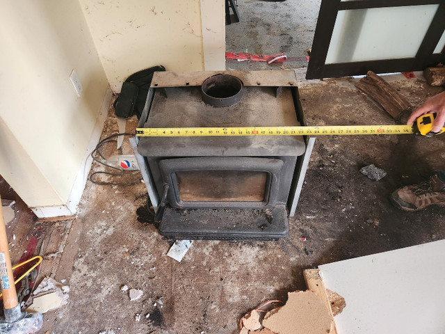 Fire place Wood stove insert in Stoves, Ovens & Ranges in Bedford - Image 3