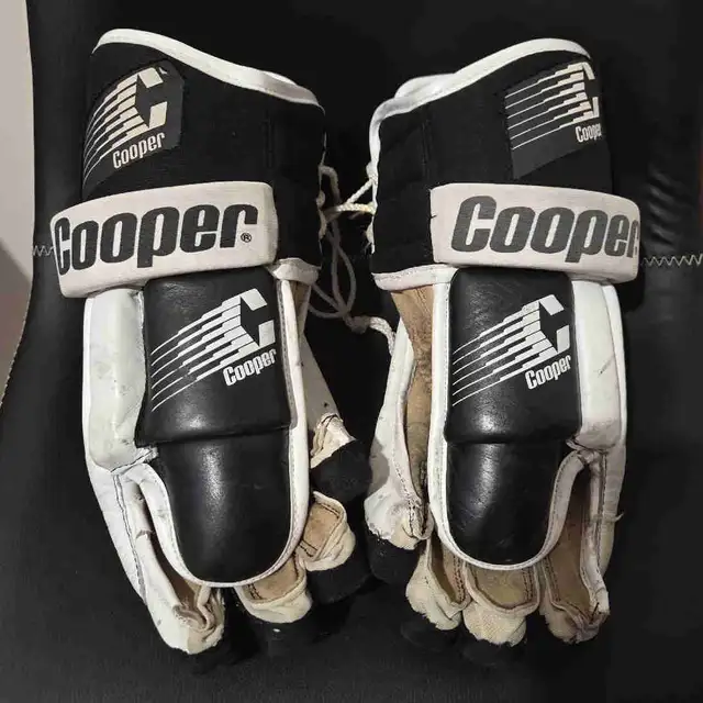 Retro COOPER Hockey Gloves 
