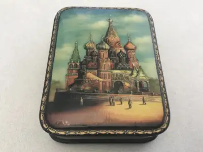 This small Russian black lacquer box can be used as a trinket box, a jewelry box for a few items or...