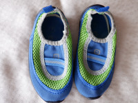 Souliers d'eau pour jeune enfant  (Grandeur 7)