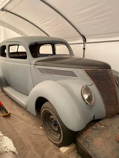 Amazing deal!!! Price reduced. Excellent foundation for a very cool streetrod! 1937 ford Tudor humpb...