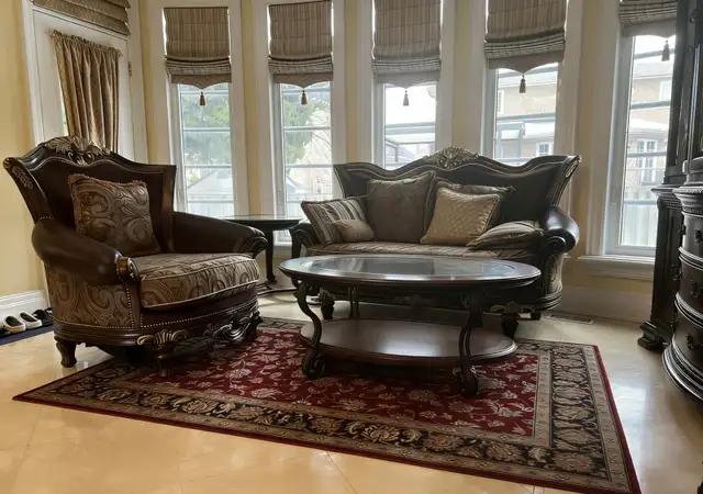Elegant Vintage Living Room Set – Sofa, Loveseat, Armchair in Couches & Futons in Markham / York Region - Image 4