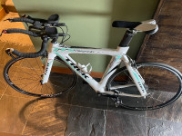 Trek Equinox Women's Specific Trip/Road Bike