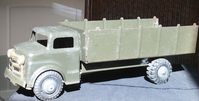 LUMAR STEEL ARMY TRUCK in Toys & Games in Guelph