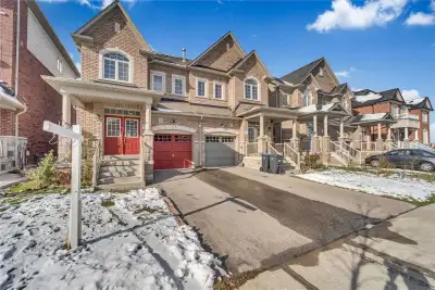 ** Stunning, 4 Bed And 3 Bath Semi-Detached House For Rent in Brampton!** ✨ **It's An Open Concept M...