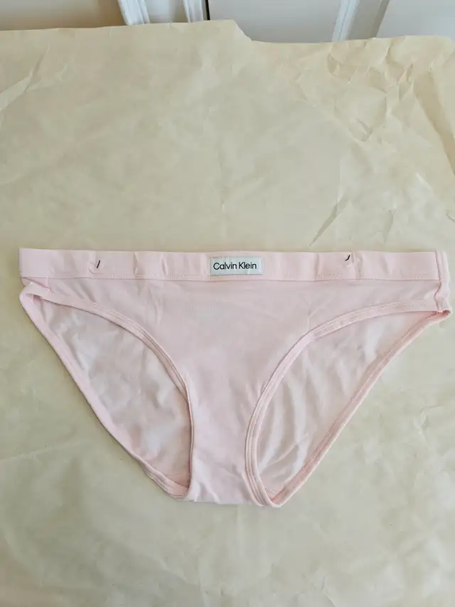 Calvin Klein bikini Panties underwear Women size M, $5 each in Women's - Bottoms in Markham / York Region - Image 4