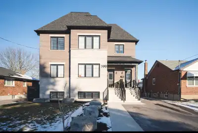 Very spacious Master Bedroom with Ensuite Bathroom. Very clean and quiet Ideal for professionals and...