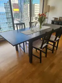 Dinning table and 4 chairs 