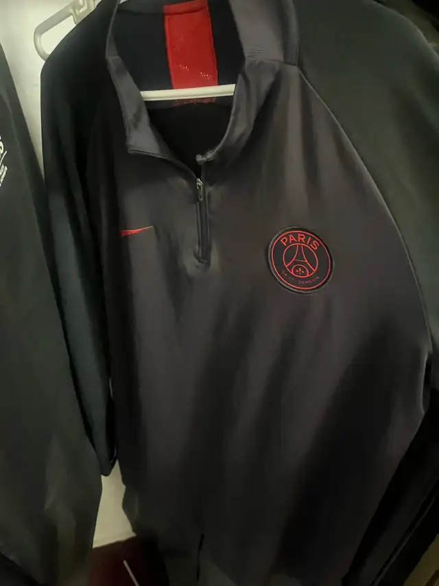 Alberta Sales, Nike Men's PSG Quarter Zip Top (L), Charcoal in Arts & Collectibles in Revelstoke - Image 5