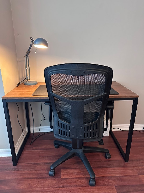 Desk, chair, desk lamp, desk mat for sale Desks City of Toronto