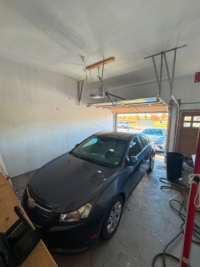 Used 2013 Chevy Cruze in Cars & Trucks in St. Catharines - Image 4