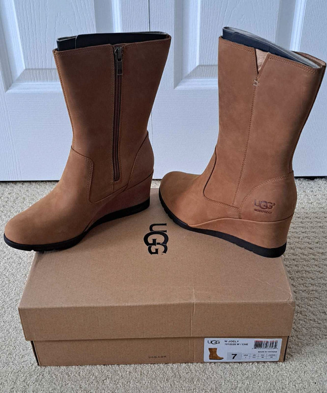 Brand New UGG W Joely size 6-7  boots. in Women's - Shoes in Oshawa / Durham Region - Image 2