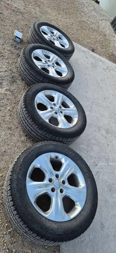 Got a set of 20inch dodge Durango rims and tires came off a 2015 dodge Durango limited rims have a l...