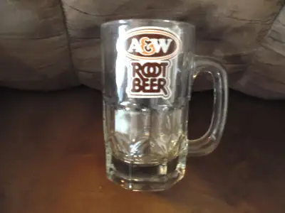 I am selling this A&W Mug. It is in excellent condition.
