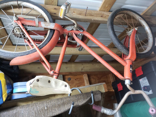 Old hard tire bike in Kids in Windsor Region