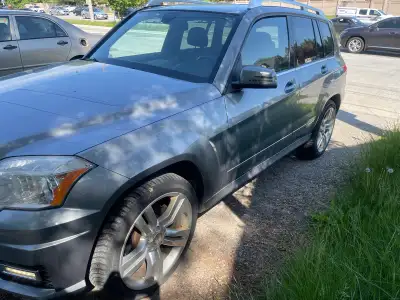 Selling As-is. Run and drives good. No lights on dash