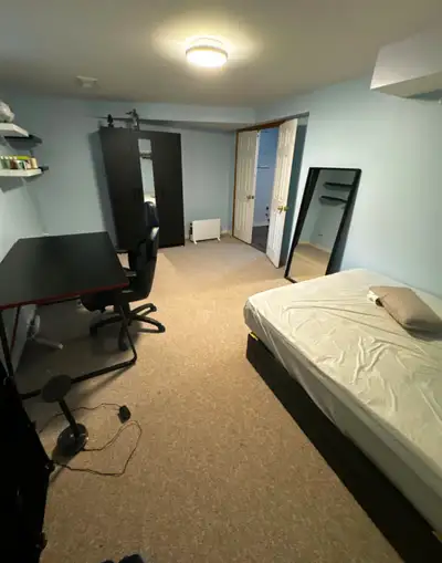 Room for sublet in London, Ontario. 1km away from Western University campus, 1km away from CF Masonv...