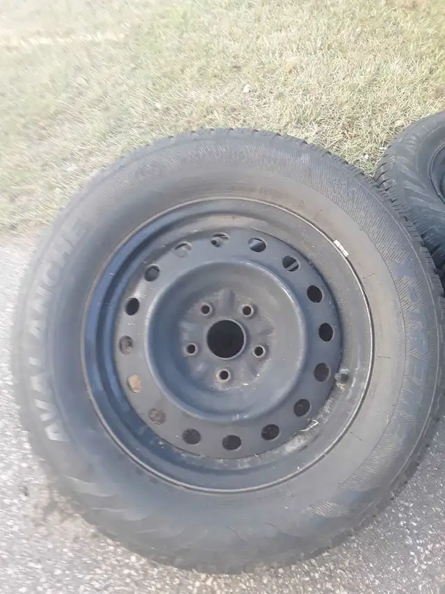 tires 235/60 R16 avalanche x- extreme in Tires & Rims in Pembroke - Image 4