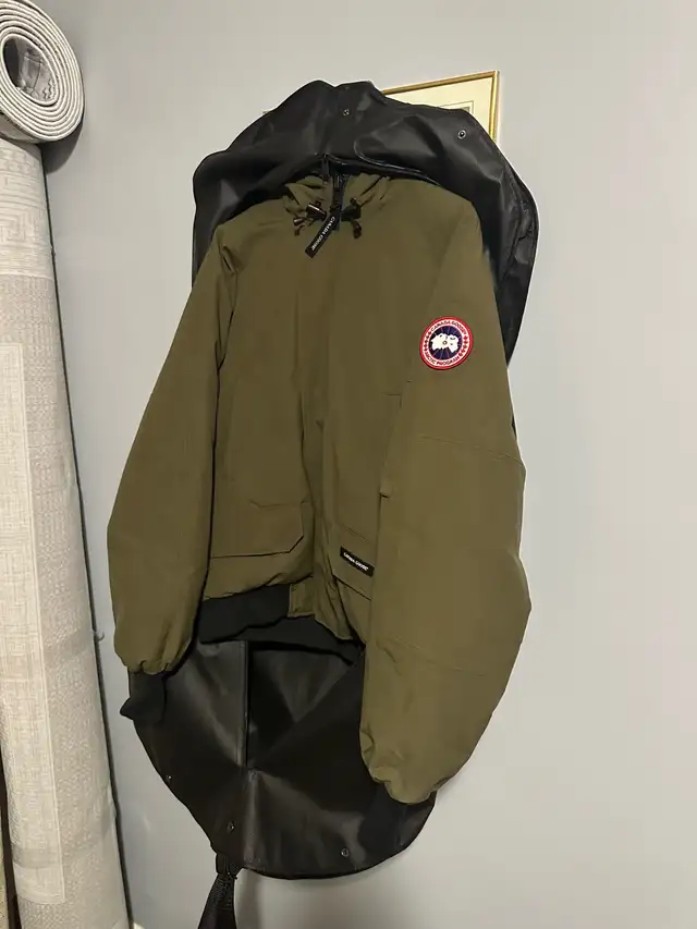 canada goose jacket in Men's in City of Toronto - Image 2