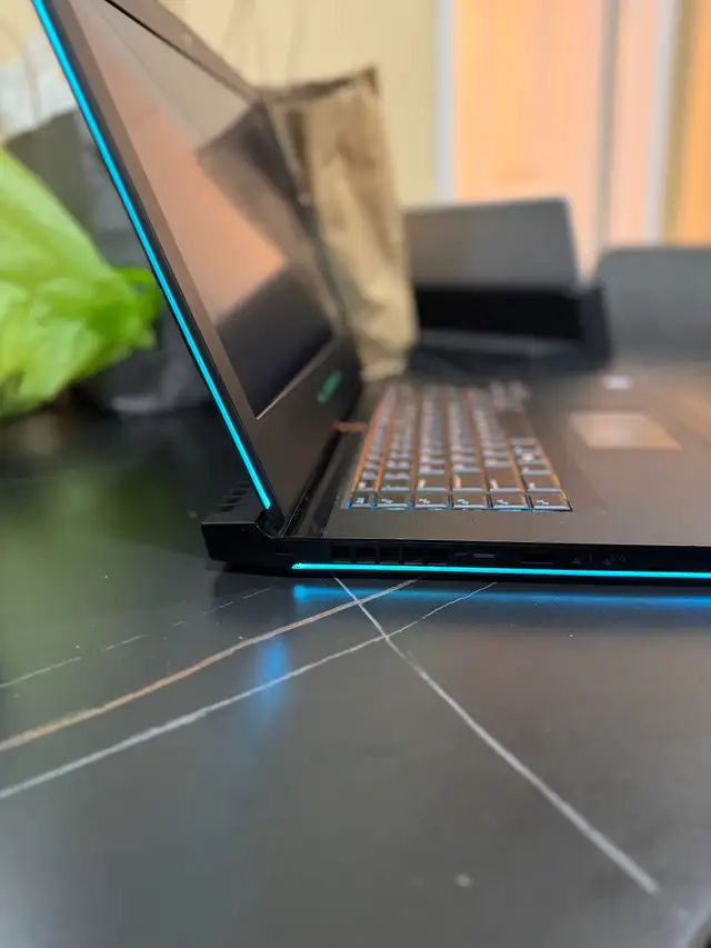 Alienware 15" R4 WIN 11 Laptop - 32 GB RAM - GTX 1070 GPU in Laptops in Mississauga / Peel Region - Image 9