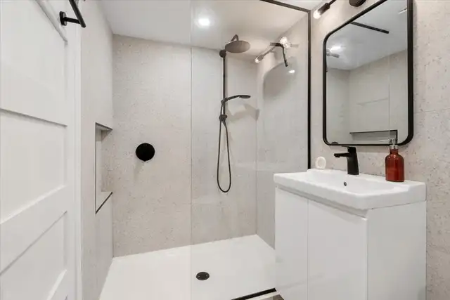 Condo for Sale in Île-des-Soeurs in Condos for Sale in City of Montréal - Image 11