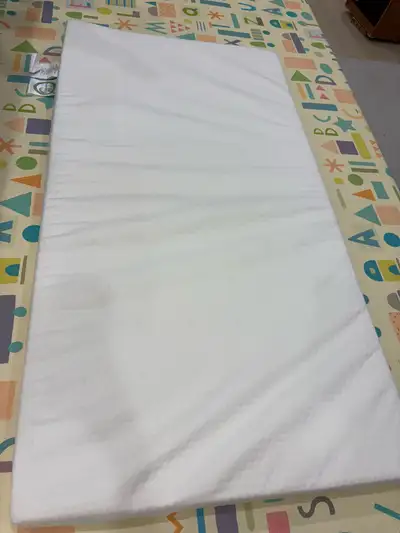 In very good condition Baby crib memory foam topper 2" Brand: Milliard You can wash the cover(zipper...